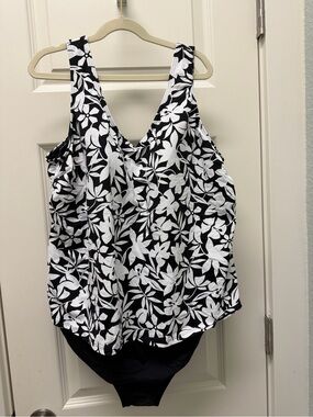 Black & White Floral One Piece Women — Lands End NWT